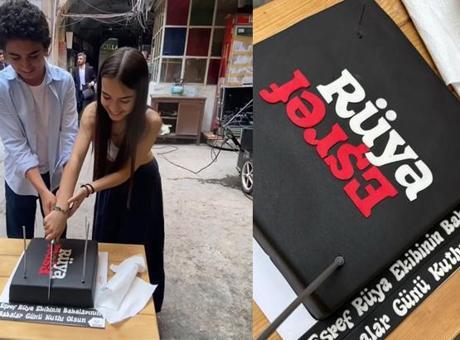 Eşref’in çocuklarından babalar günü sürprizi! Pastayla seti ziyaret ettiler Eşref’in çocuklarından babalar günü sürprizi! Pastayla seti ziyaret ettiler