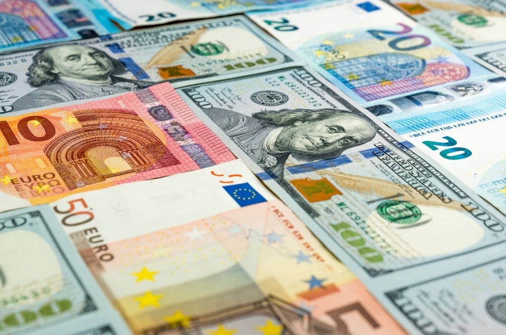 Euro, dolar karşısında son 7 haftanın zirvesinde Euro, dolar karşısında son 7 haftanın zirvesinde