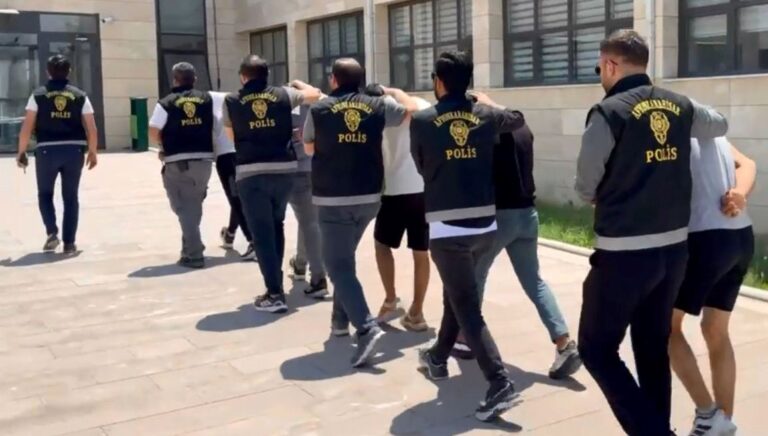 Fabrikadan 250 bin lira değerinde soygun: Kabloları eritip satmışlar Fabrikadan 250 bin lira değerinde soygun: Kabloları eritip satmışlar