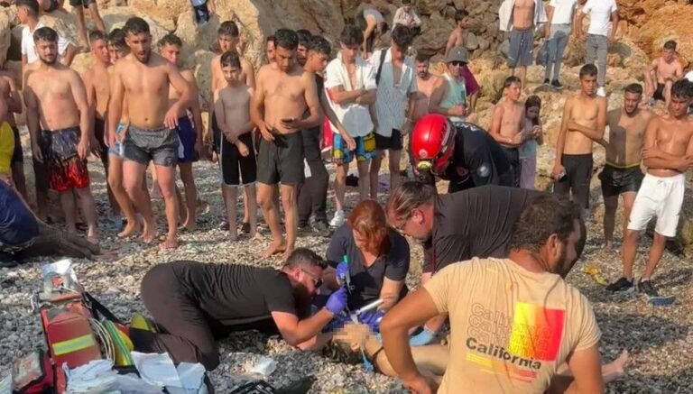 Falezlerden ölümüne atlayış denemesi yapan genç ağır yaralandı Falezlerden ölümüne atlayış denemesi yapan genç ağır yaralandı