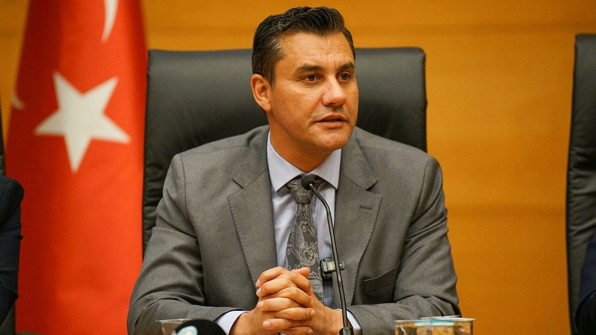 Ferdi Zeyrek’in ölümüne ilişkin ‘bilirkişi raporu’ ortaya çıktı Ferdi Zeyrek’in ölümüne ilişkin ‘bilirkişi raporu’ ortaya çıktı