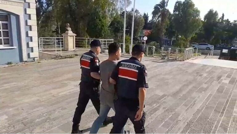 Foça’da orman yangını soruşturması: 1 kişi tutuklandı Foça’da orman yangını soruşturması: 1 kişi tutuklandı