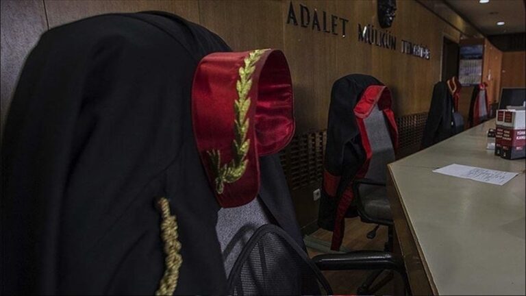 Gebze’de çok sayıda hayvanın ölü bulunmasına ilişkin 7 kamu görevlisi hakkında soruşturma izni verilmedi Gebze’de çok sayıda hayvanın ölü bulunmasına ilişkin 7 kamu görevlisi hakkında soruşturma izni verilmedi