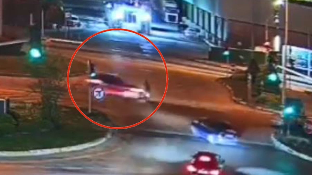 Giresun’da kırmızı ışık ihlali kazaya neden oldu: O anlar kamerada Giresun’da kırmızı ışık ihlali kazaya neden oldu: O anlar kamerada