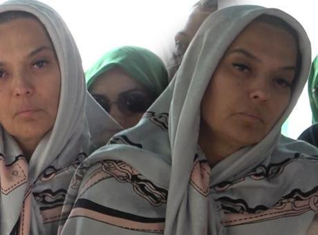 Haberler: Şarkıcı Demet Akalın’ı yıkan ölüm haberi! Cenazede gözyaşlarına boğuldu Haberler: Şarkıcı Demet Akalın’ı yıkan ölüm haberi! Cenazede gözyaşlarına boğuldu