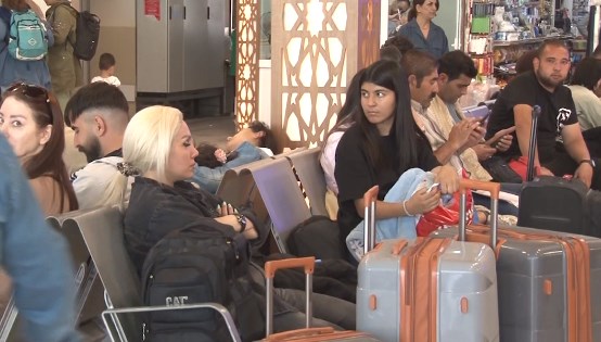 Hava sahası kapandı, İranlılar karayoluyla Türkiye’ye geldi Hava sahası kapandı, İranlılar karayoluyla Türkiye’ye geldi