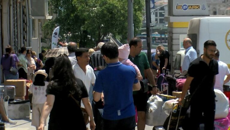 Hava sahası kapandı: İranlılar otogarlara koştu Hava sahası kapandı: İranlılar otogarlara koştu