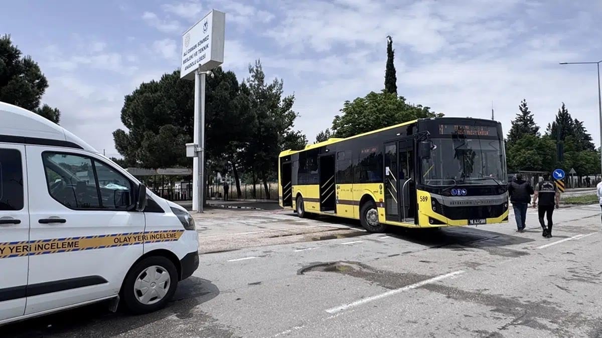 İnegöl’de otobüs ile motosiklet çarpıştı: 1 kişi yaralandı İnegöl’de otobüs ile motosiklet çarpıştı: 1 kişi yaralandı