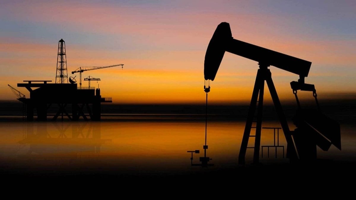 İsrail İran’a saldırdı, petrol fiyatları fırladı İsrail İran’a saldırdı, petrol fiyatları fırladı