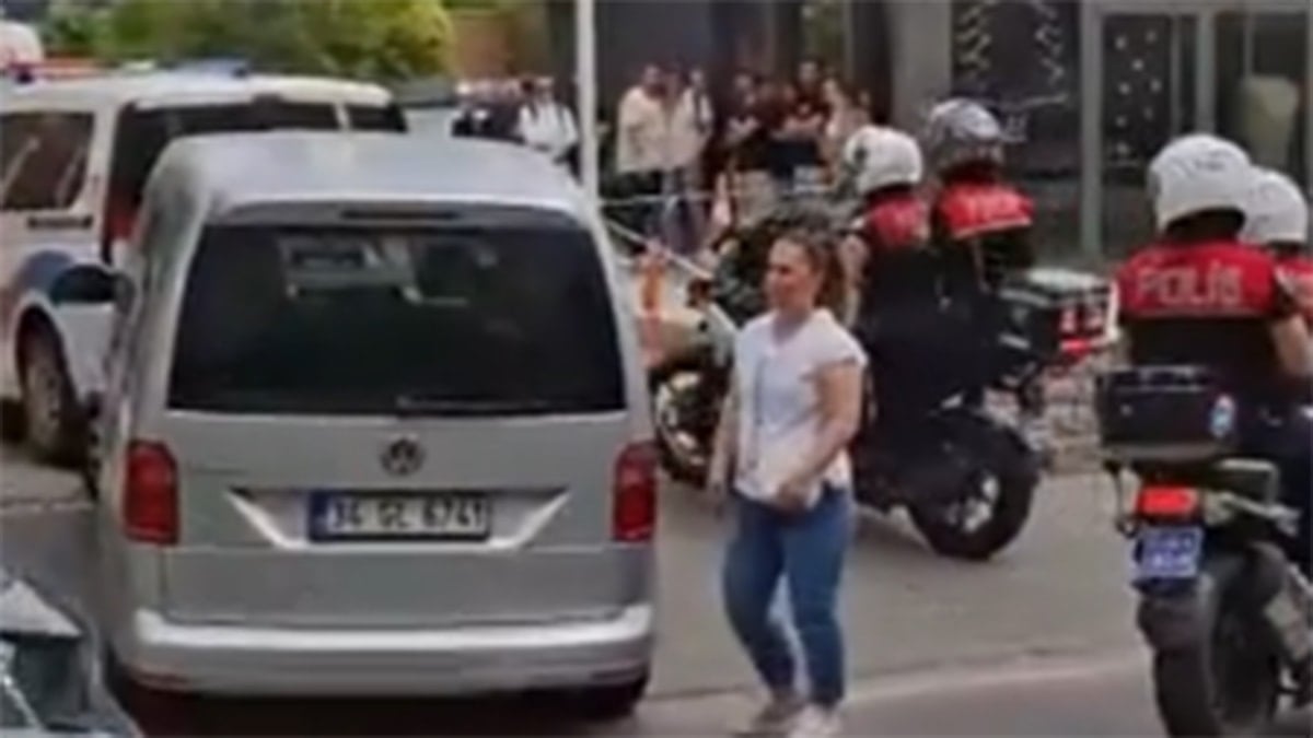 İsrail protesto ettiler, gözaltına alındılar İsrail protesto ettiler, gözaltına alındılar