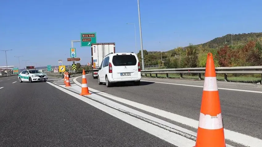 İstanbul istikametine 4 günlüğüne trafiğe kapatılıyor İstanbul istikametine 4 günlüğüne trafiğe kapatılıyor