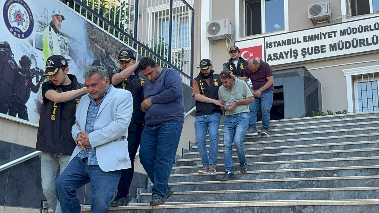 İstanbul merkezli 3 ilde düzenlenen change operasyonunda 5 tutuklama İstanbul merkezli 3 ilde düzenlenen change operasyonunda 5 tutuklama