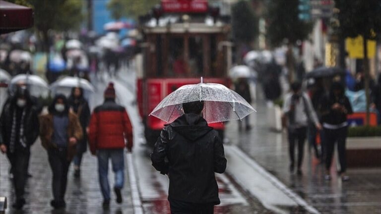 İstanbul Pazar günü kışı yaşayacak! Sağanak uyarısı yapıldı İstanbul Pazar günü kışı yaşayacak! Sağanak uyarısı yapıldı