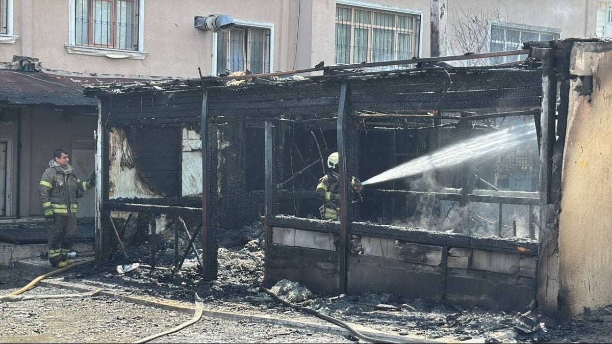 İstanbul’da öğrenci yurdunda yangın paniği İstanbul’da öğrenci yurdunda yangın paniği