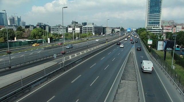 İstanbul’da şaşırtan Pazartesi: Trafik yoğunluğu yüzde 2! İstanbul’da şaşırtan Pazartesi: Trafik yoğunluğu yüzde 2!