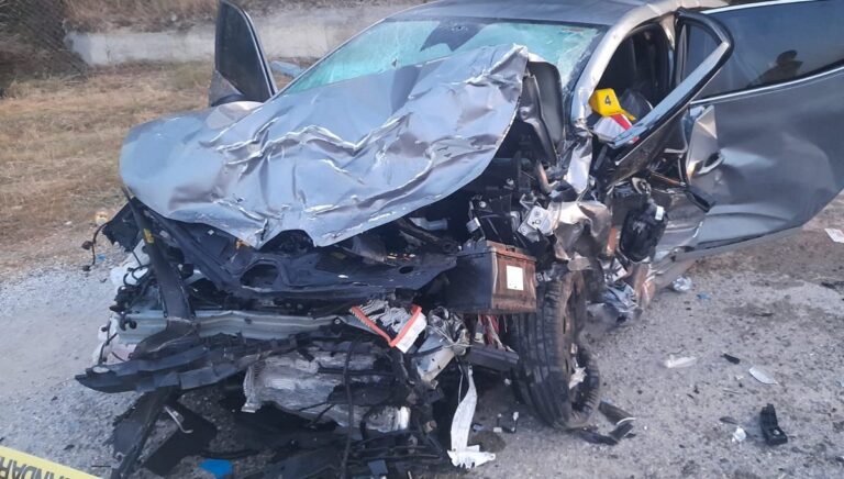 İzmir’de katliam gibi kaza: 5 ölü İzmir’de katliam gibi kaza: 5 ölü