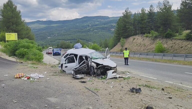 Karabük’te feci kaza: Bir ölü, üç ağır yaralı Karabük’te feci kaza: Bir ölü, üç ağır yaralı