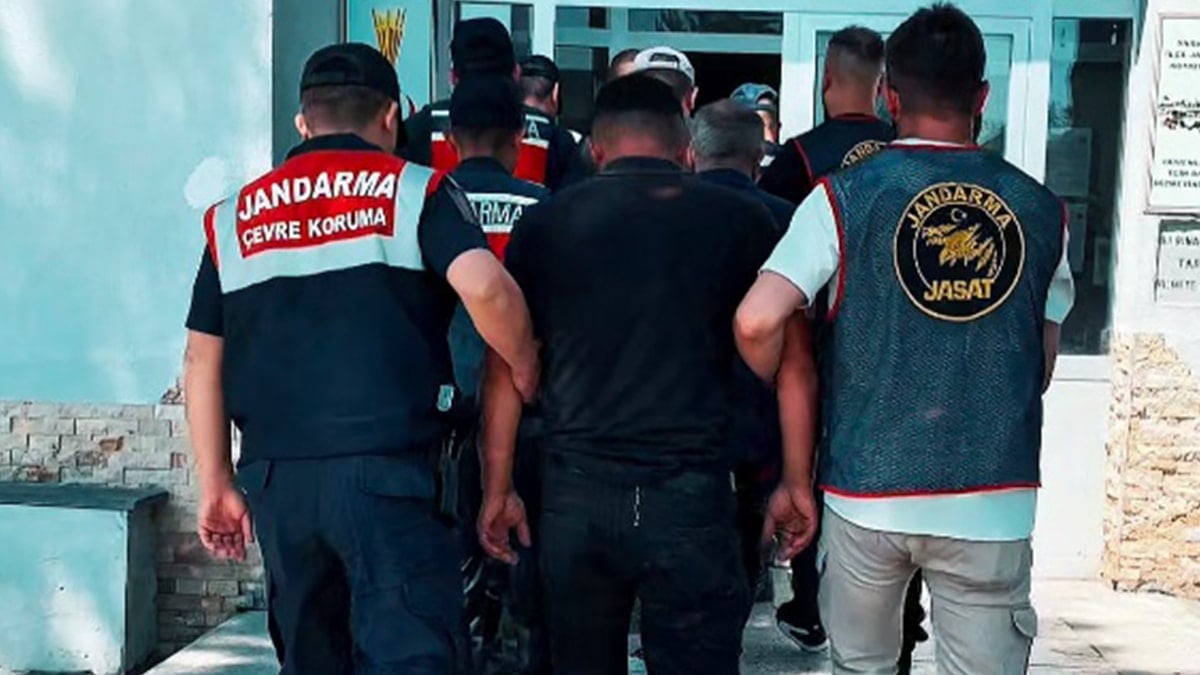 Kayseri’de köpek dövüştüren 8 şüpheli yakayı ele verdi Kayseri’de köpek dövüştüren 8 şüpheli yakayı ele verdi