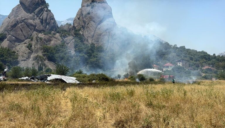 Kemer’de korkutan yangın Kemer’de korkutan yangın