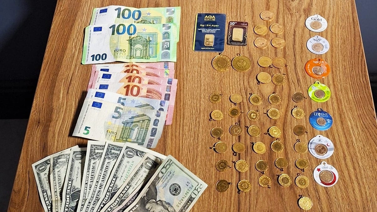 Kendilerini kamu görevlisi olarak tanıtıp 700 bin TL’lik vurgun yaptılar Kendilerini kamu görevlisi olarak tanıtıp 700 bin TL’lik vurgun yaptılar