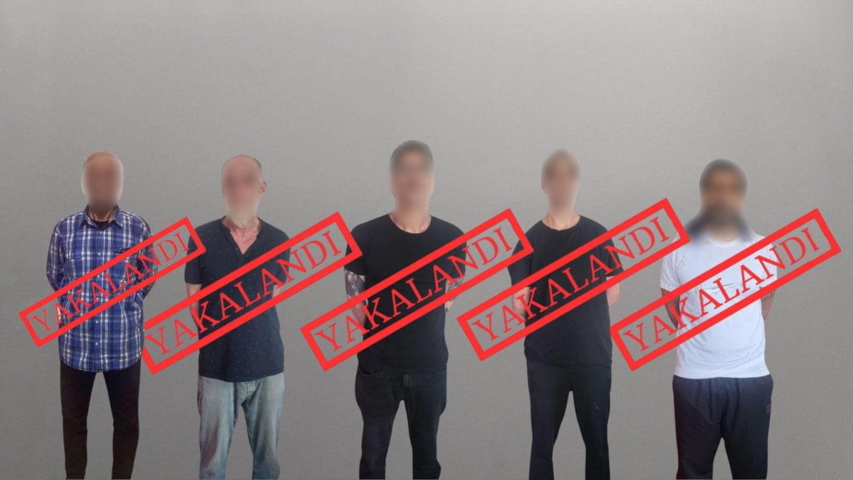 Kırmızı bültenle aranan 5 suçlu Türkiye’ye getirildi Kırmızı bültenle aranan 5 suçlu Türkiye’ye getirildi