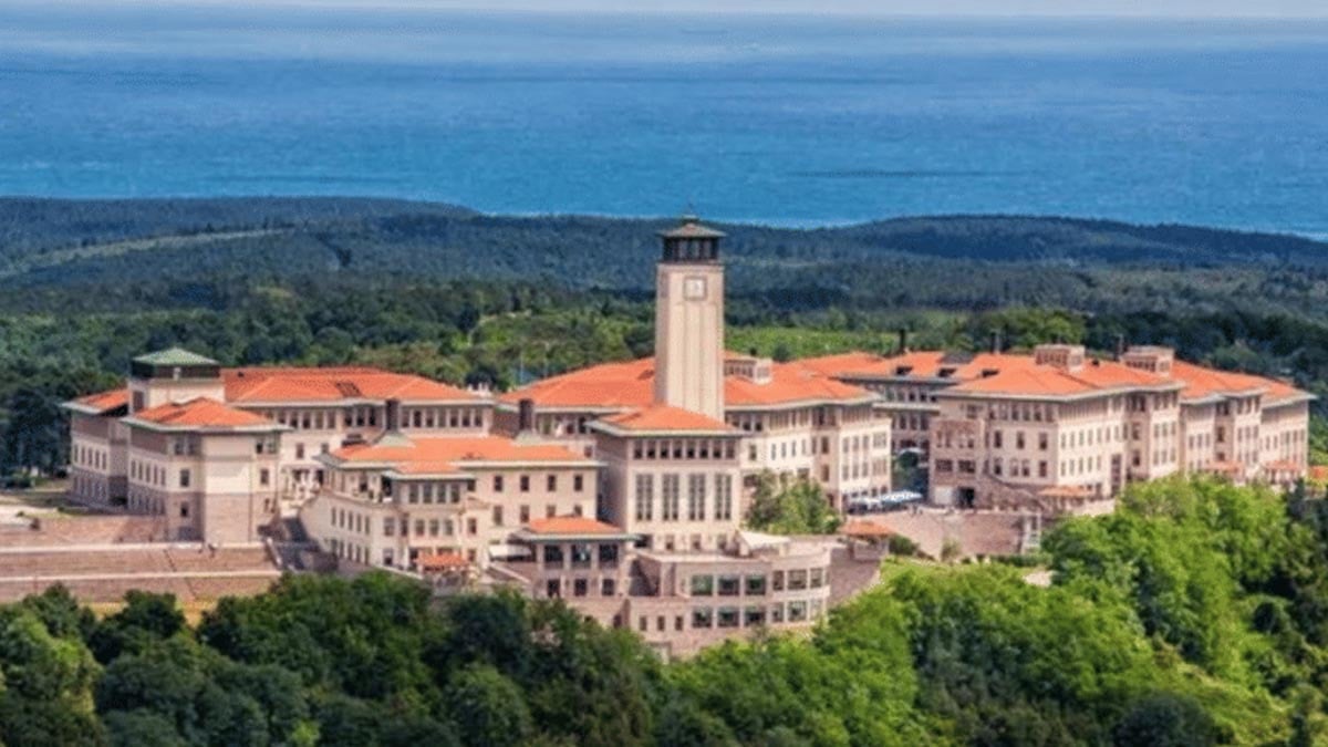 Koç Üniversitesi’nde 8 öğrenciye soruşturma açıldı Koç Üniversitesi’nde 8 öğrenciye soruşturma açıldı