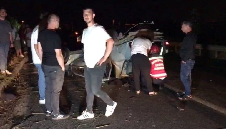 Kontrolden çıkan araç ters döndü Kontrolden çıkan araç ters döndü