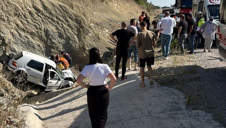 Kontrolden çıkan otomobil menfeze savruldu: 1 ölü Kontrolden çıkan otomobil menfeze savruldu: 1 ölü