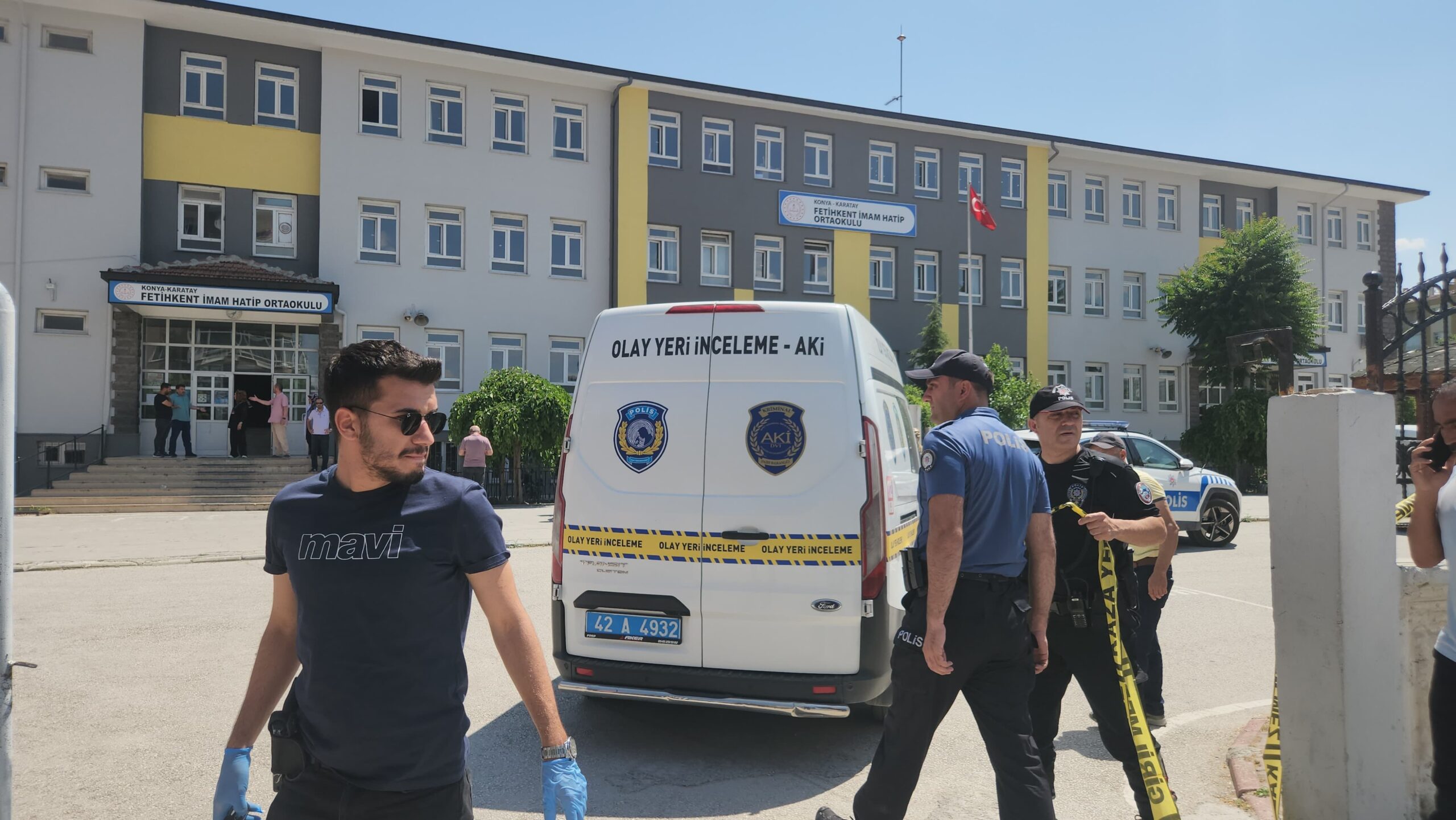 Konya’da ortaokulda dehşet! Öğretmen öldürüldü Konya’da ortaokulda dehşet! Öğretmen öldürüldü