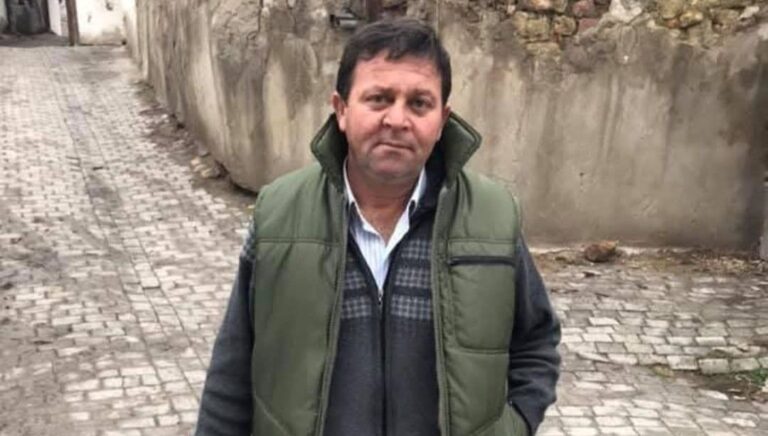 Koyunlar tarlaya girdi diye komşusunu vurdu: 1 ölü, 6 yaralı Koyunlar tarlaya girdi diye komşusunu vurdu: 1 ölü, 6 yaralı