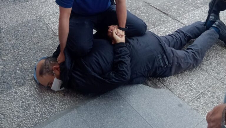 Kredi çekmek istedi: Tüfekle tehditte bulundu Kredi çekmek istedi: Tüfekle tehditte bulundu