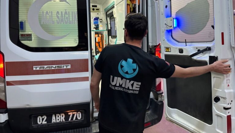 Küçük çocuk elektrik akımına kapıldı Küçük çocuk elektrik akımına kapıldı
