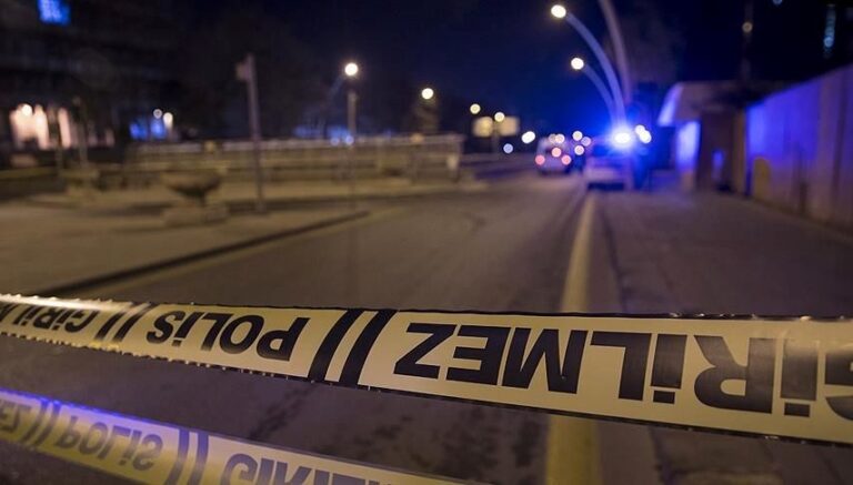 Malatya’da silahlı kavga: 1 kişi öldü, 1 kişi yaralandı Malatya’da silahlı kavga: 1 kişi öldü, 1 kişi yaralandı