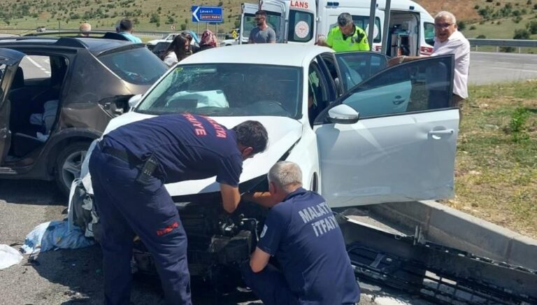 Malatya’da trafik kazası: Dört yaralı Malatya’da trafik kazası: Dört yaralı