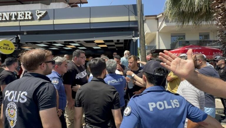 Marmaris’te gerginlik: Çevik kuvvet müdahale etti Marmaris’te gerginlik: Çevik kuvvet müdahale etti