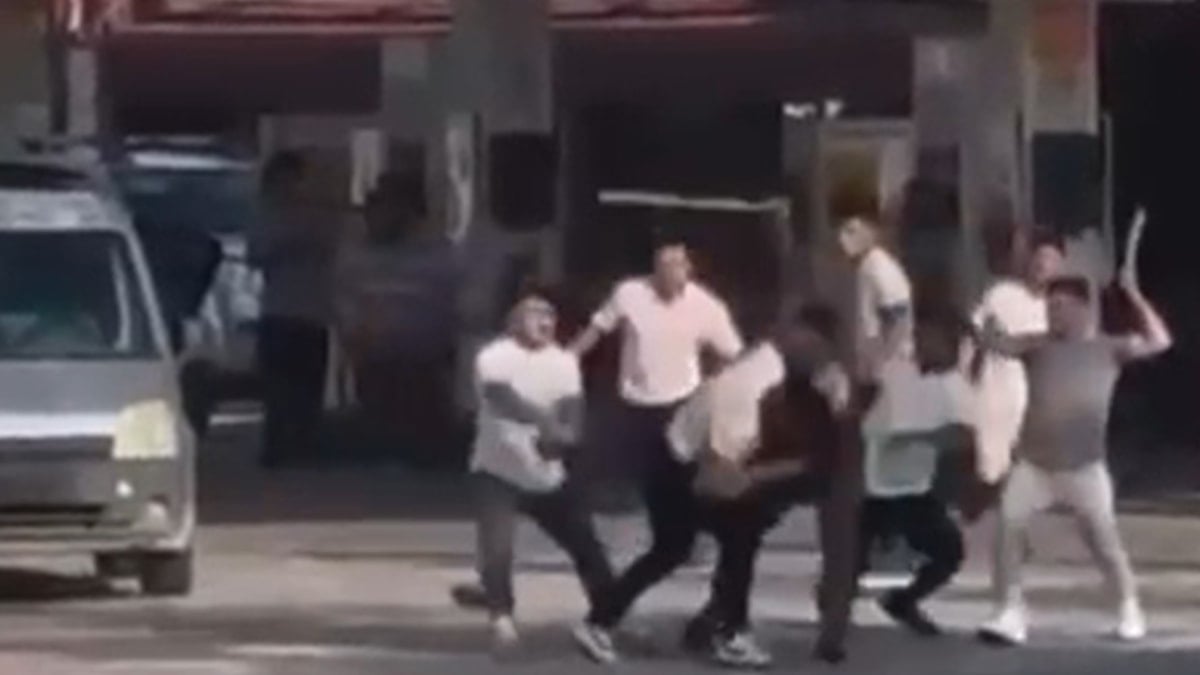 Mersin’de sopalı kavga: 3 yaralı Mersin’de sopalı kavga: 3 yaralı