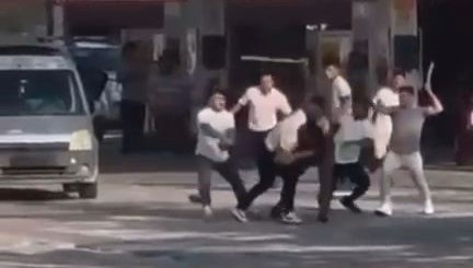 Mersin’de sopalı kavga Mersin’de sopalı kavga