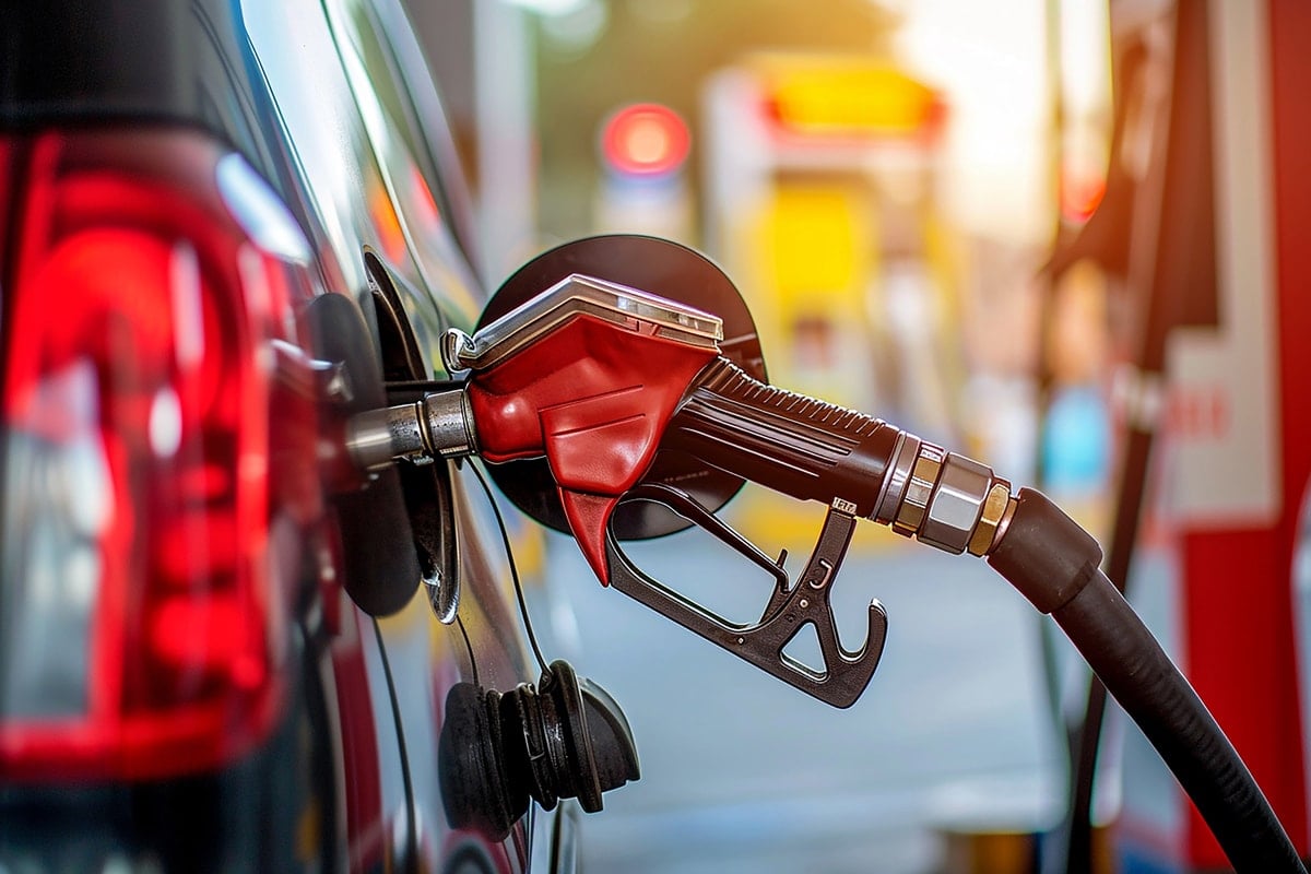 Motorin ve benzine peş peşe zamlar yolda! Motorin ve benzine peş peşe zamlar yolda!