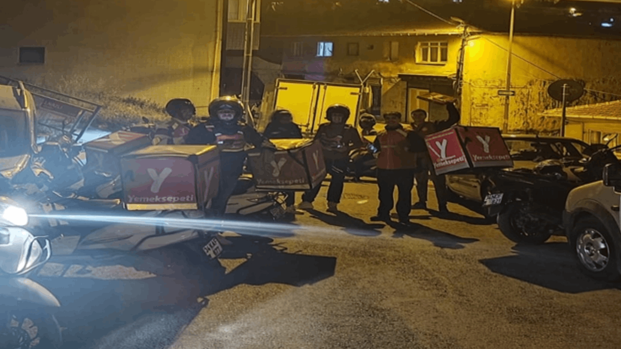 Onlarca sipariş verip kuryeleri kapıya yığdı; kim olduğu bulunamadı Onlarca sipariş verip kuryeleri kapıya yığdı; kim olduğu bulunamadı