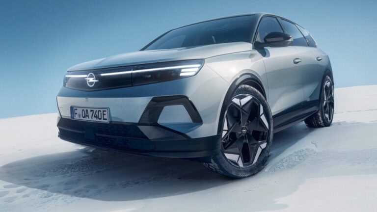 Opel En Güçlü Elektrikli Aracını Sessiz Sedasız Tanıttı Opel En Güçlü Elektrikli Aracını Sessiz Sedasız Tanıttı