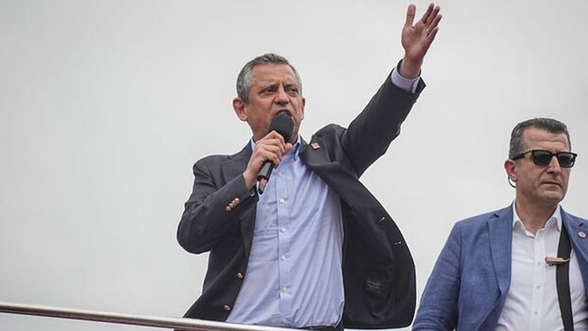 Özgür Özel anket sonuçlarını açıkladı: 7 puan öndeyiz Özgür Özel anket sonuçlarını açıkladı: 7 puan öndeyiz