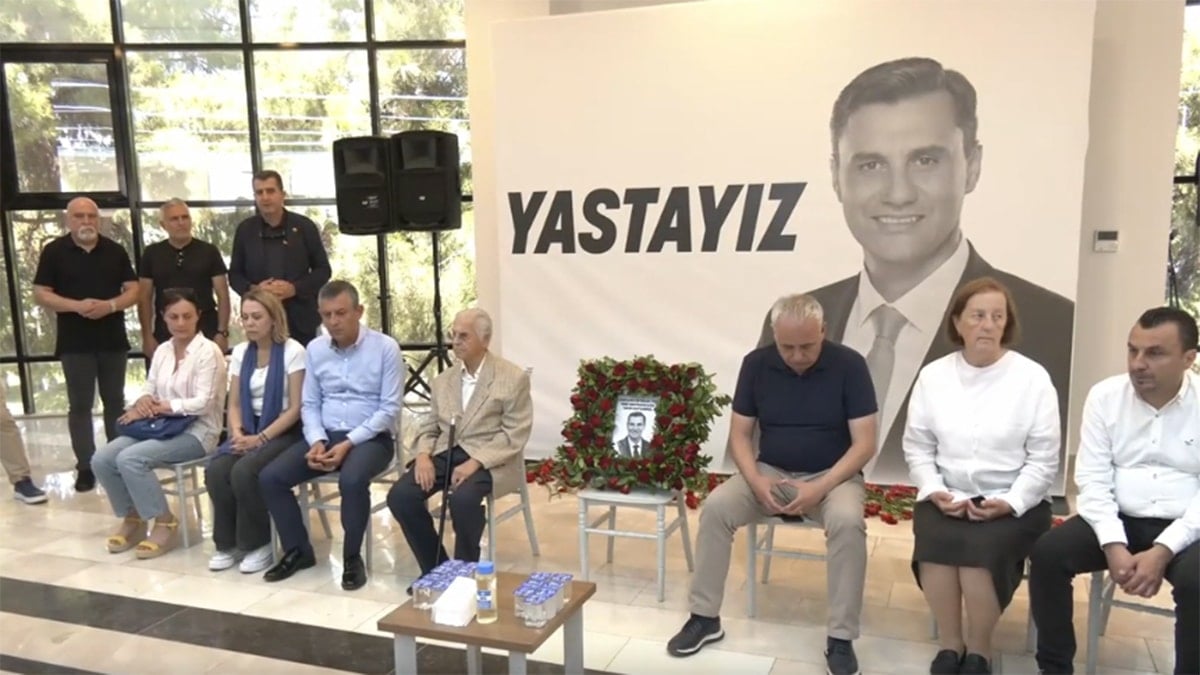 Özgür Özel ile Nurcan Zeyrek, taziyeleri kabul etti Özgür Özel ile Nurcan Zeyrek, taziyeleri kabul etti