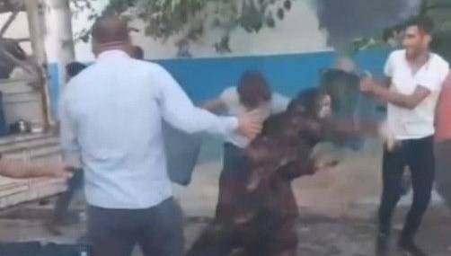 Pazarda alışveriş kavgası meydan savaşına döndü Pazarda alışveriş kavgası meydan savaşına döndü