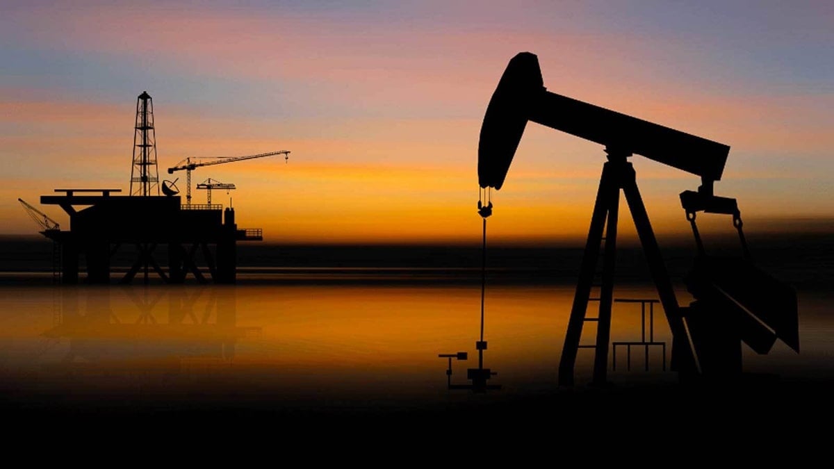 Petrol fiyatları İsrail’in İran’a saldırmasıyla yüzde 7’den fazla yükseldi Petrol fiyatları İsrail’in İran’a saldırmasıyla yüzde 7’den fazla yükseldi