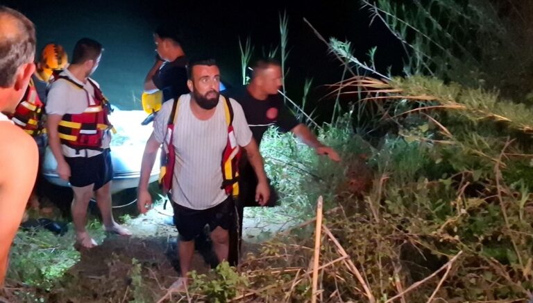 Piknik yapıyorlardı, baraj kapakları açılınca mahsur kaldılar Piknik yapıyorlardı, baraj kapakları açılınca mahsur kaldılar