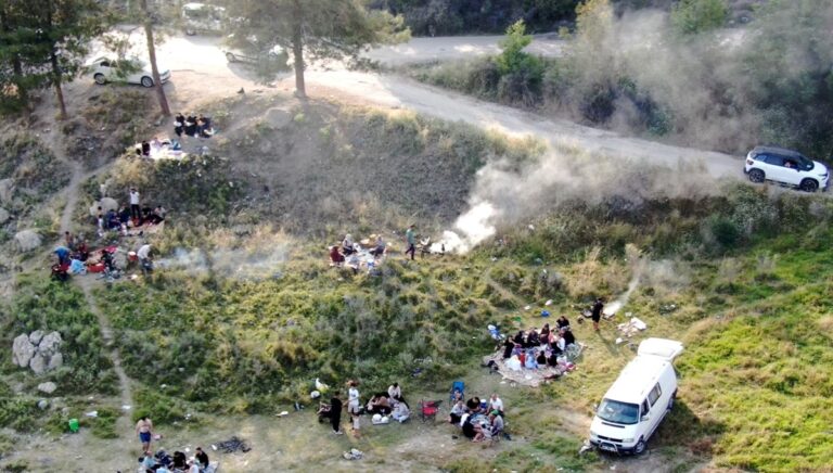 Piknikçilere drone’la uyarı Piknikçilere drone’la uyarı