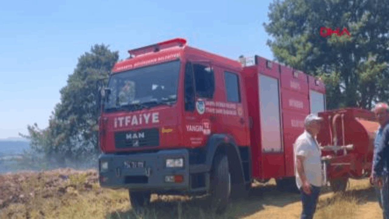Sakarya’da 150 dönümlük buğday tarlası kül oldu Sakarya’da 150 dönümlük buğday tarlası kül oldu