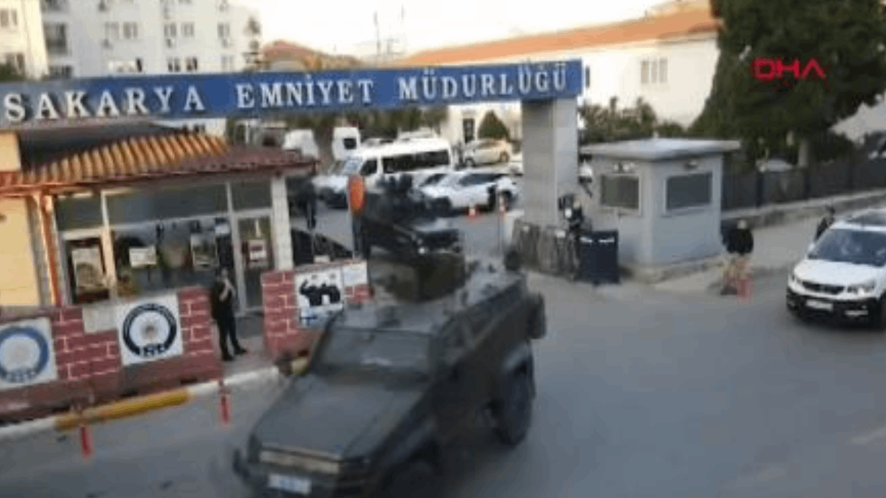 Sakarya’daki uyuşturucu operasyonunda 54 gözaltı Sakarya’daki uyuşturucu operasyonunda 54 gözaltı