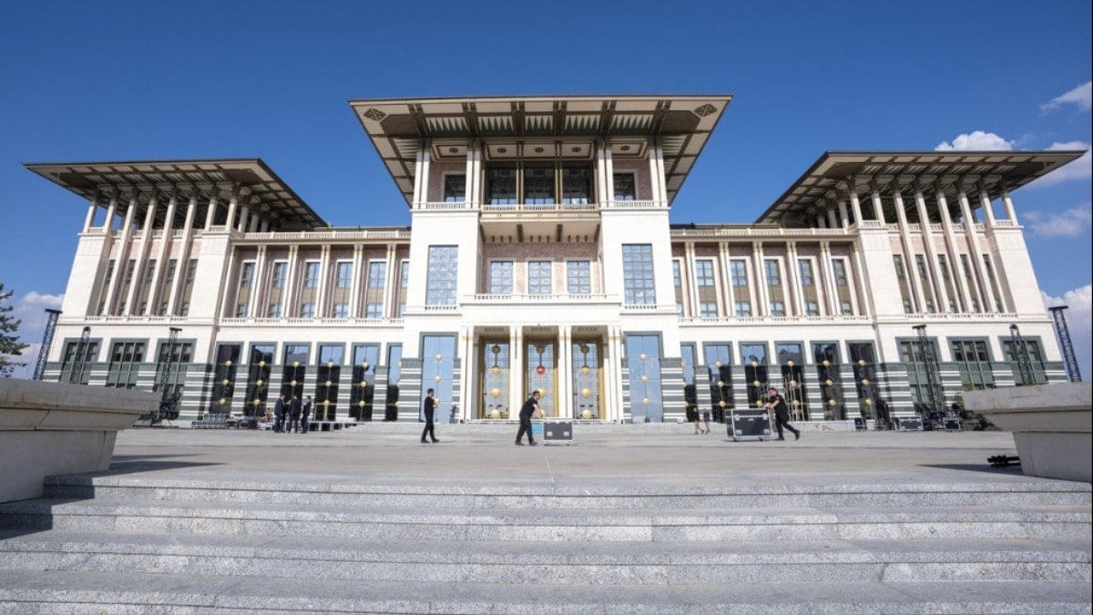 Şatafattan merkez de rahatsız Şatafattan merkez de rahatsız