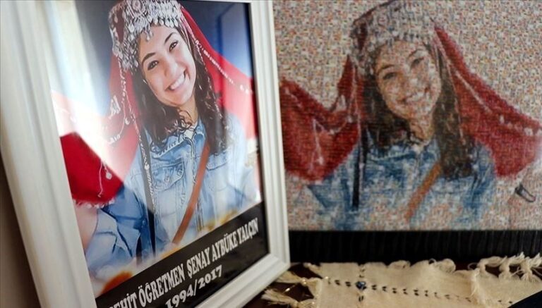 Şehadetinin üzerinden 8 yıl geçen Aybüke öğretmen anılıyor (Aybüke Yalçın kimdir?) Şehadetinin üzerinden 8 yıl geçen Aybüke öğretmen anılıyor (Aybüke Yalçın kimdir?)